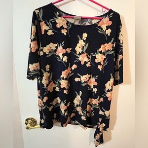 Chico's size 3 (16/18) Navy Floral Blouse tie front